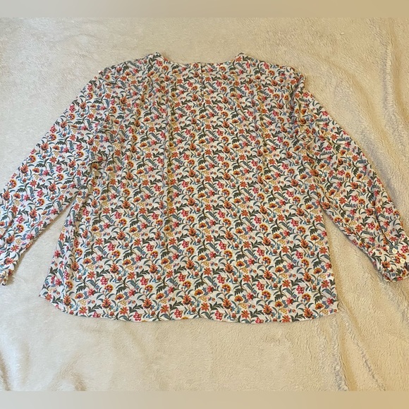 Multi-Color Floral Loft Top - Picture 2 of 6